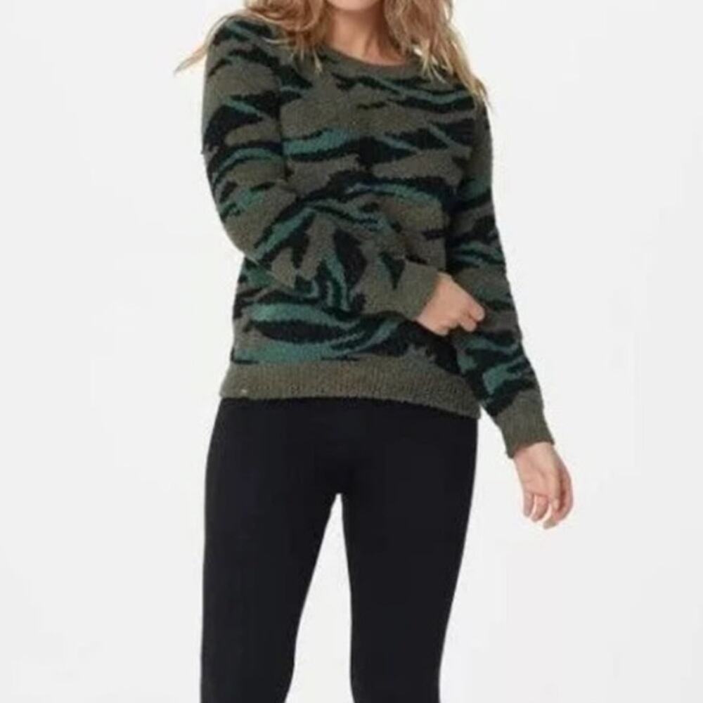 Barefoot Dreams Cozy Chic Camo Print Pullover Size 1X